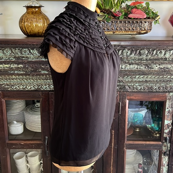 Diane Von Furstenberg Keyhole blouse with Cap sleeves - Picture 6 of 7